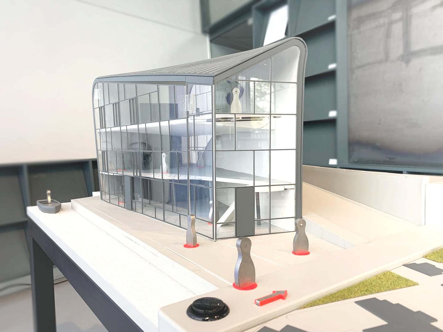 The glazed ARCAM model on its white base