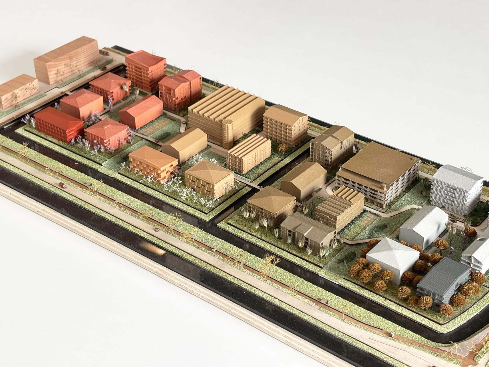 Three-quarter view along the length of the plan